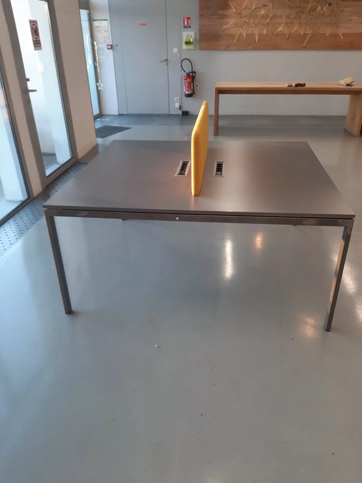 bureau bench professionnel double poste avec cloison acoustique – Image 5