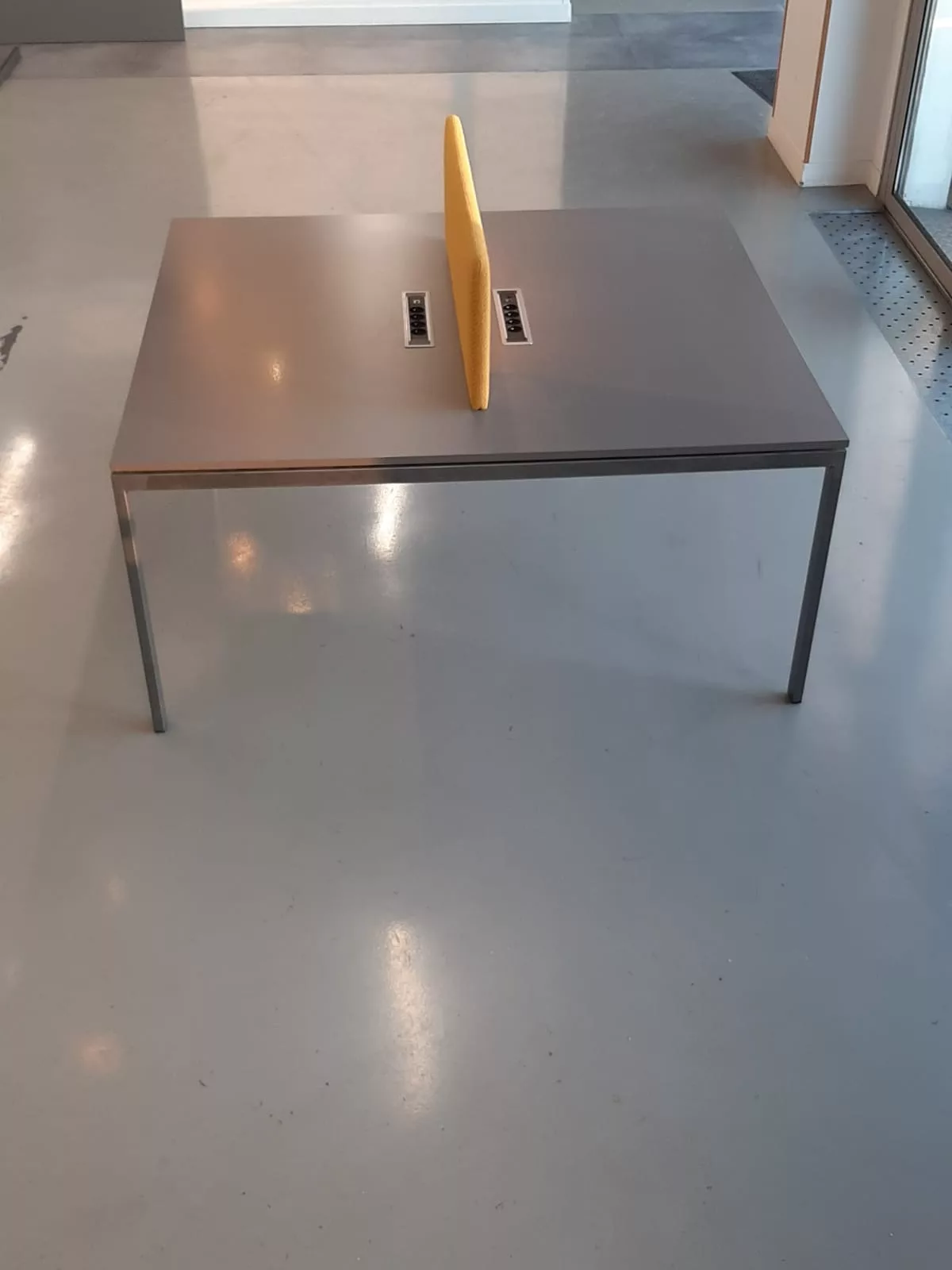 bureau bench professionnel double poste avec cloison acoustique – Image 4