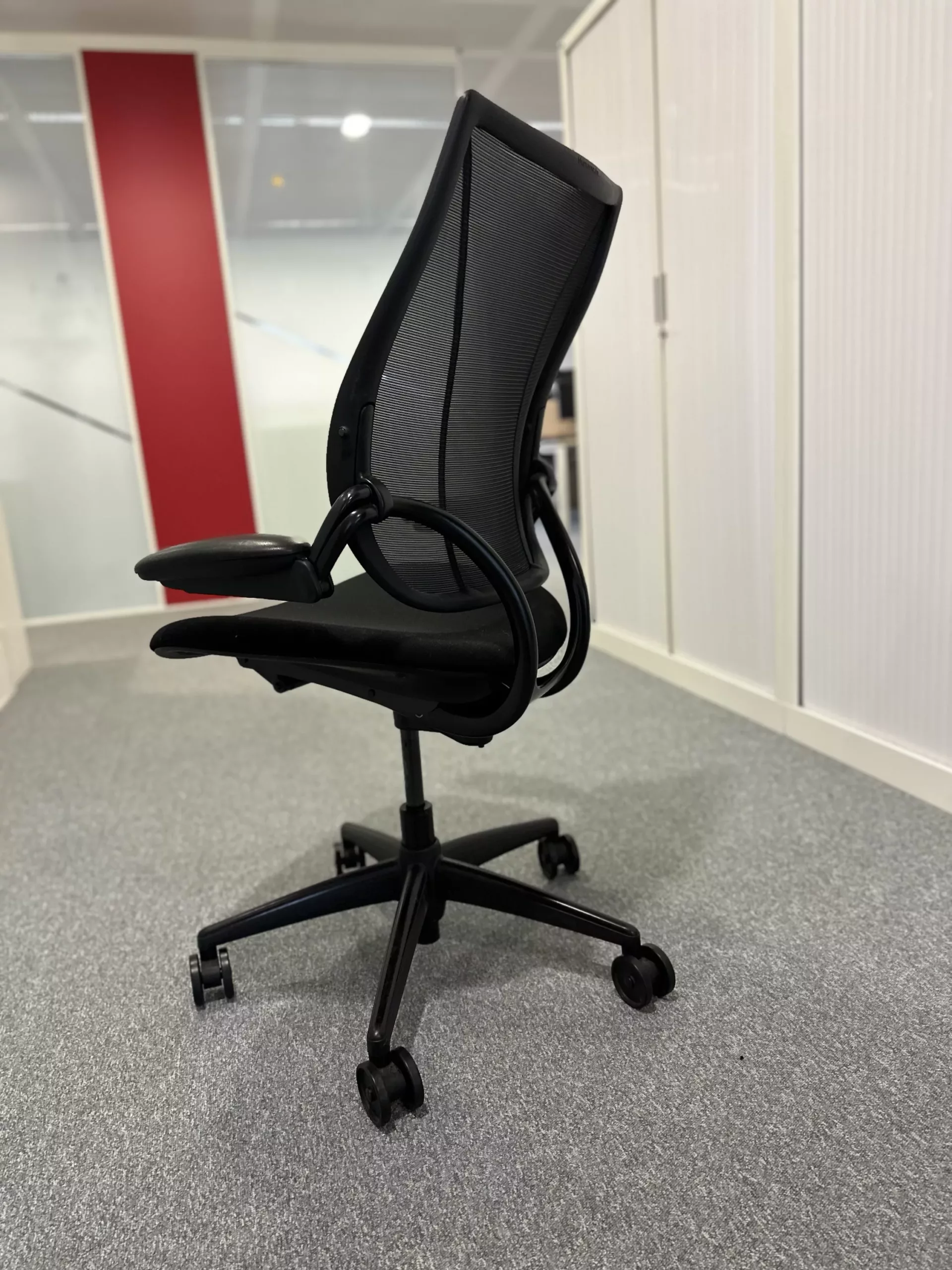 🪑 Fauteuil ergonomique Humascale Liberty – Dossier mesh – Accoudoirs réglables – Image 4