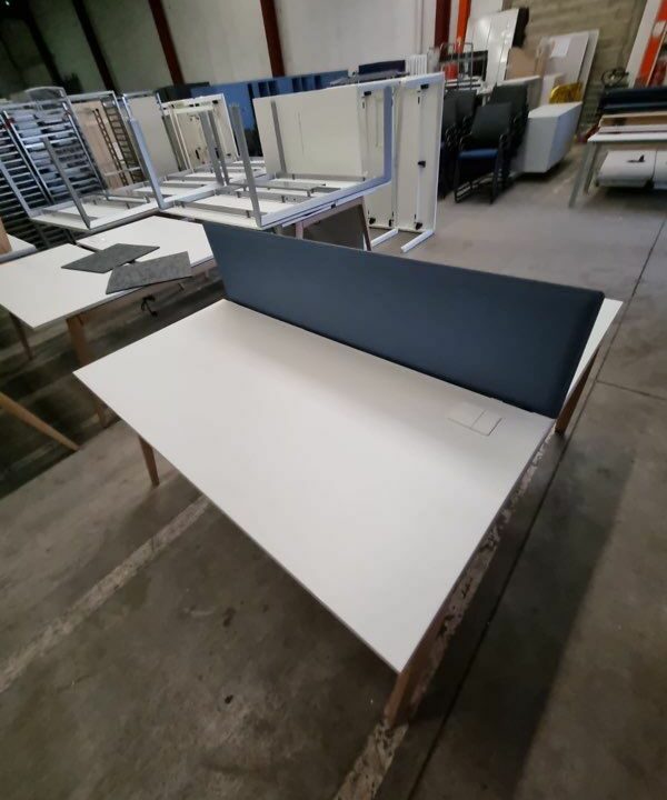 Bureau Bench Face à Face 2 Places – 160x160 cm – Plateau Chêne – Piétement Métal – Pro – Image 9