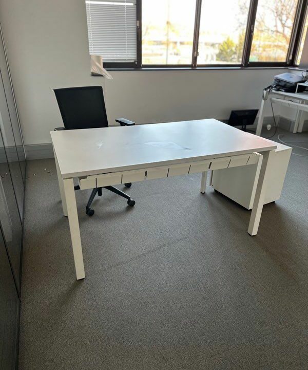 Bureaux Blancs ACTIU 140cm - Idéal pour un Espace de Travail Moderne – Image 5