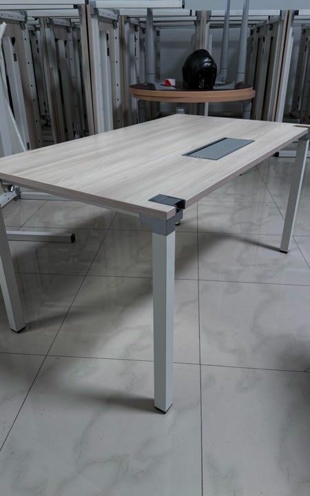 Bureau professionnel STEELCASE FrameOne 140x80cm avec trappe – Qualité Pro – Image 2