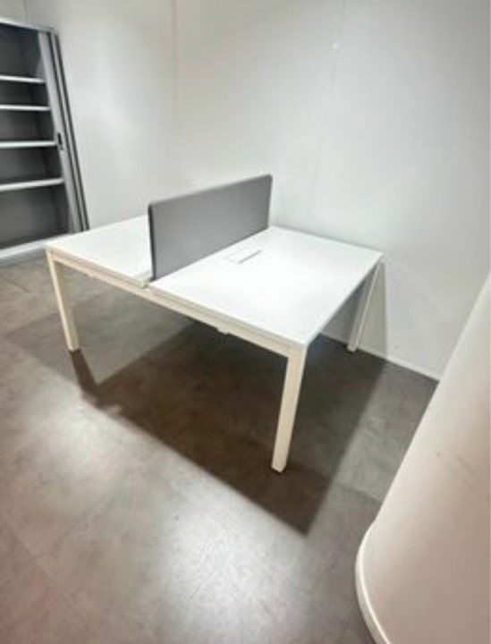 Bureau Face à Face 140x80 cm Blanc avec Séparateur – Open Space Professionnel – Image 5