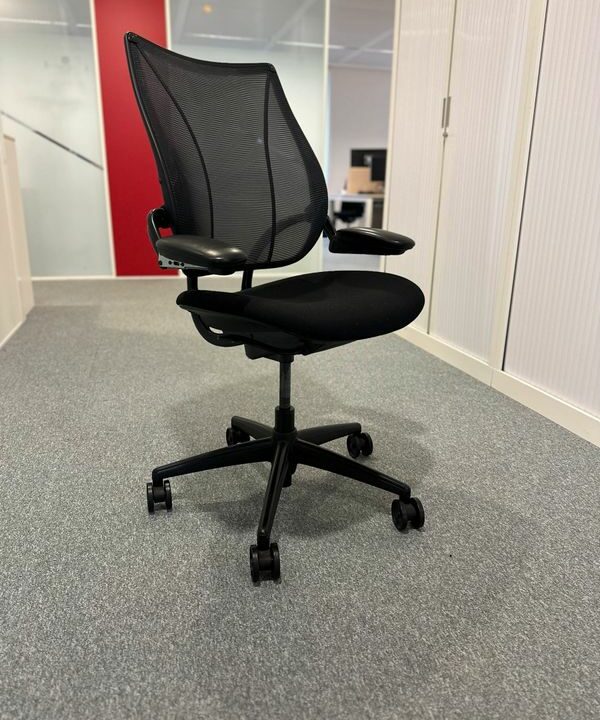 Fauteuil de Bureau Ergonomique – Maille Noire – Auto-ajustable – Humanscale Liberty