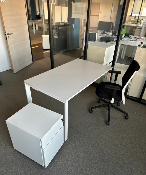 Bureaux Blancs ACTIU 140cm - Idéal pour un Espace de Travail Moderne – Image 2