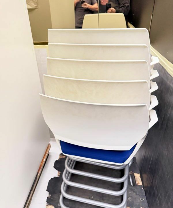 Chaise Visiteur Empilable avec Accoudoirs – Siège de Conférence et Réunion Professionnel – Image 5