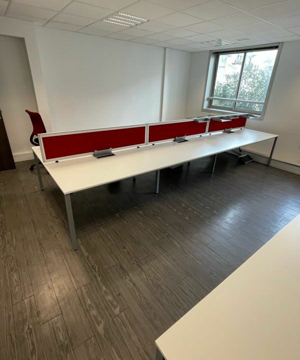 Bureau Bench Face à Face 2 Places – 160x160 cm – Plateau Chêne – Piétement Métal – Pro – Image 3