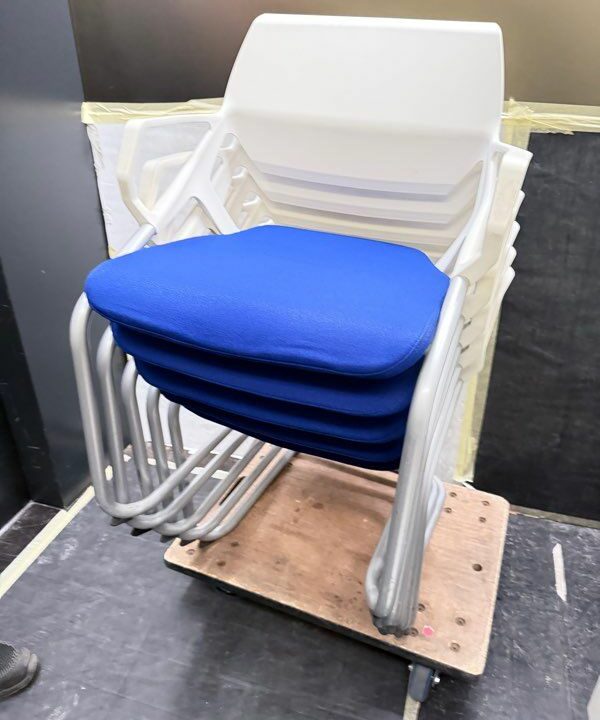Chaise Visiteur Empilable avec Accoudoirs – Siège de Conférence et Réunion Professionnel – Image 2
