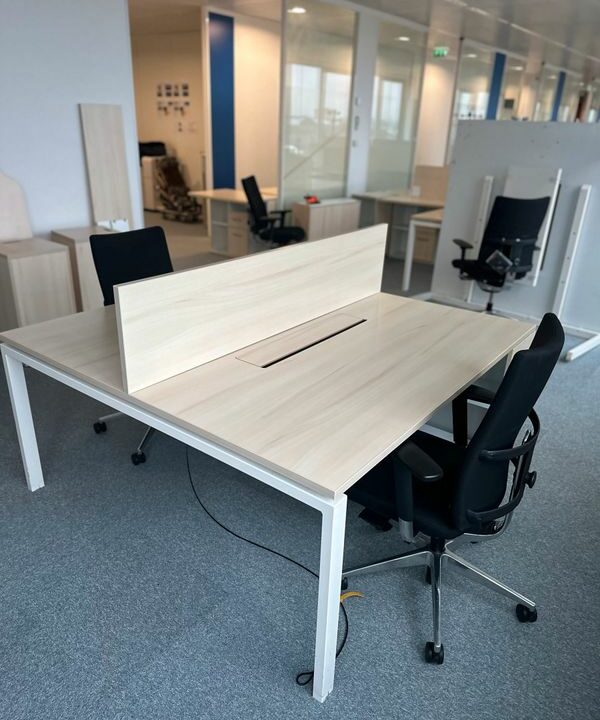 Bureau Bench Face à Face 2 Places – 160x163 cm – Plateau Bois – Piétement Arche Métal Blanc