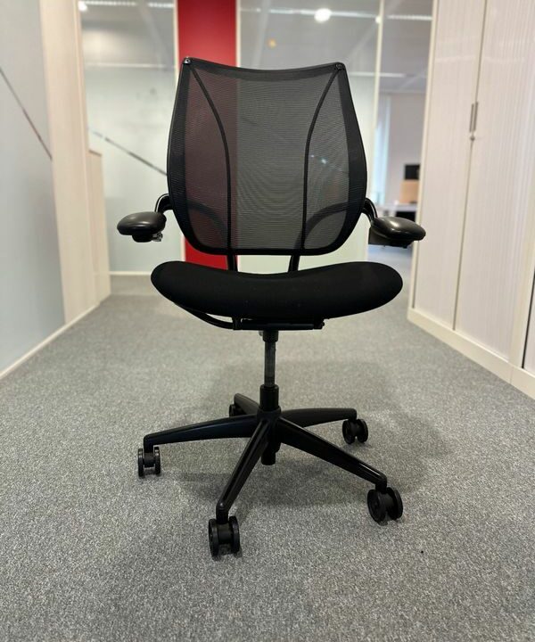 Fauteuil de Bureau Ergonomique – Maille Noire – Auto-ajustable – Humanscale Liberty – Image 3