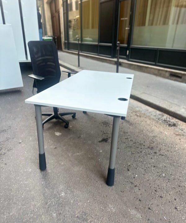 Bureau Droit Kinnarps – 160x80 cm – Plateau Blanc / Piétement Métal Gris – Occasion Pro – Image 4