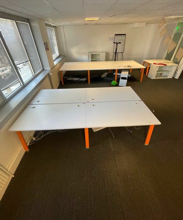 Bureau Bench Face à Face 2 Places – 160x160 cm – Plateau Chêne – Piétement Métal – Pro – Image 2