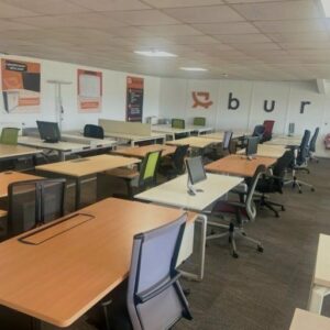 Bureau droit professionnel – passe-câbles – qualité pro