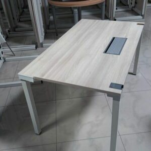 Bureau professionnel STEELCASE FrameOne 140x80cm avec trappe – Qualité Pro