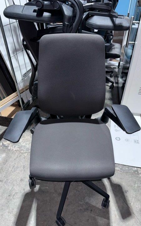 Fauteuil de Bureau Ergonomique Steelcase Gesture – Pro – Image 2